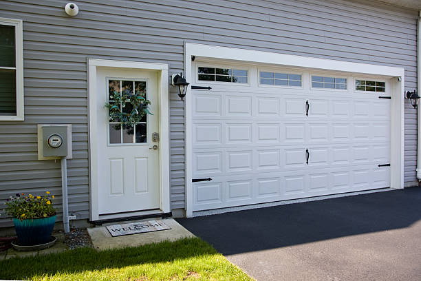 24/7 Emergency Garage Door Panel Replacement experts in Groveton, VA